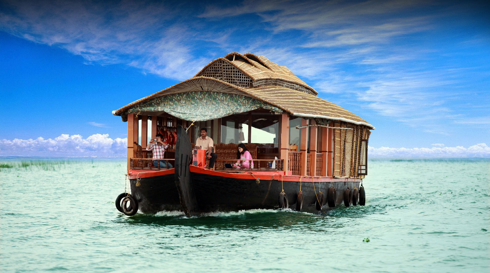 houseboat in kumarakom