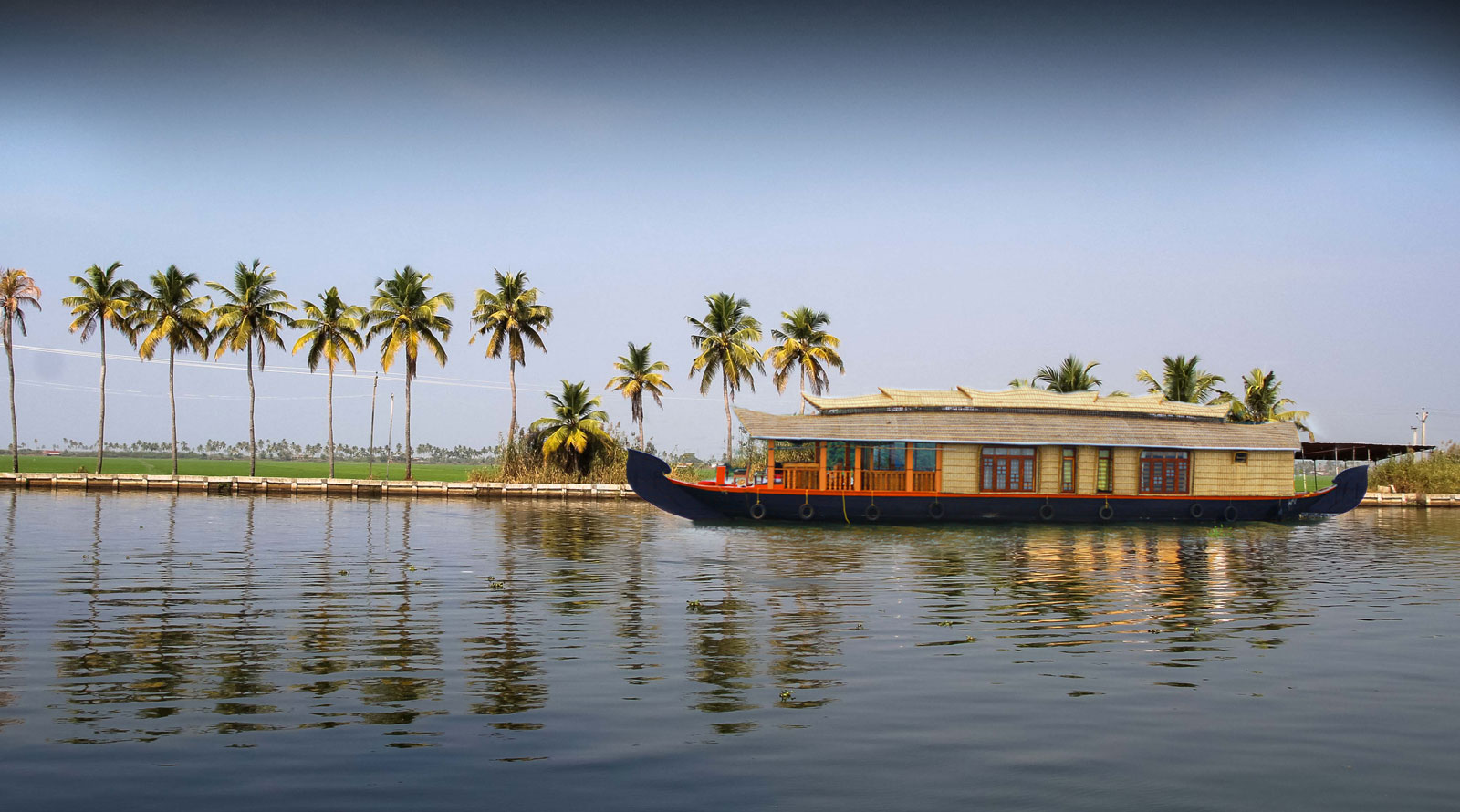 houseboat in kumarakom